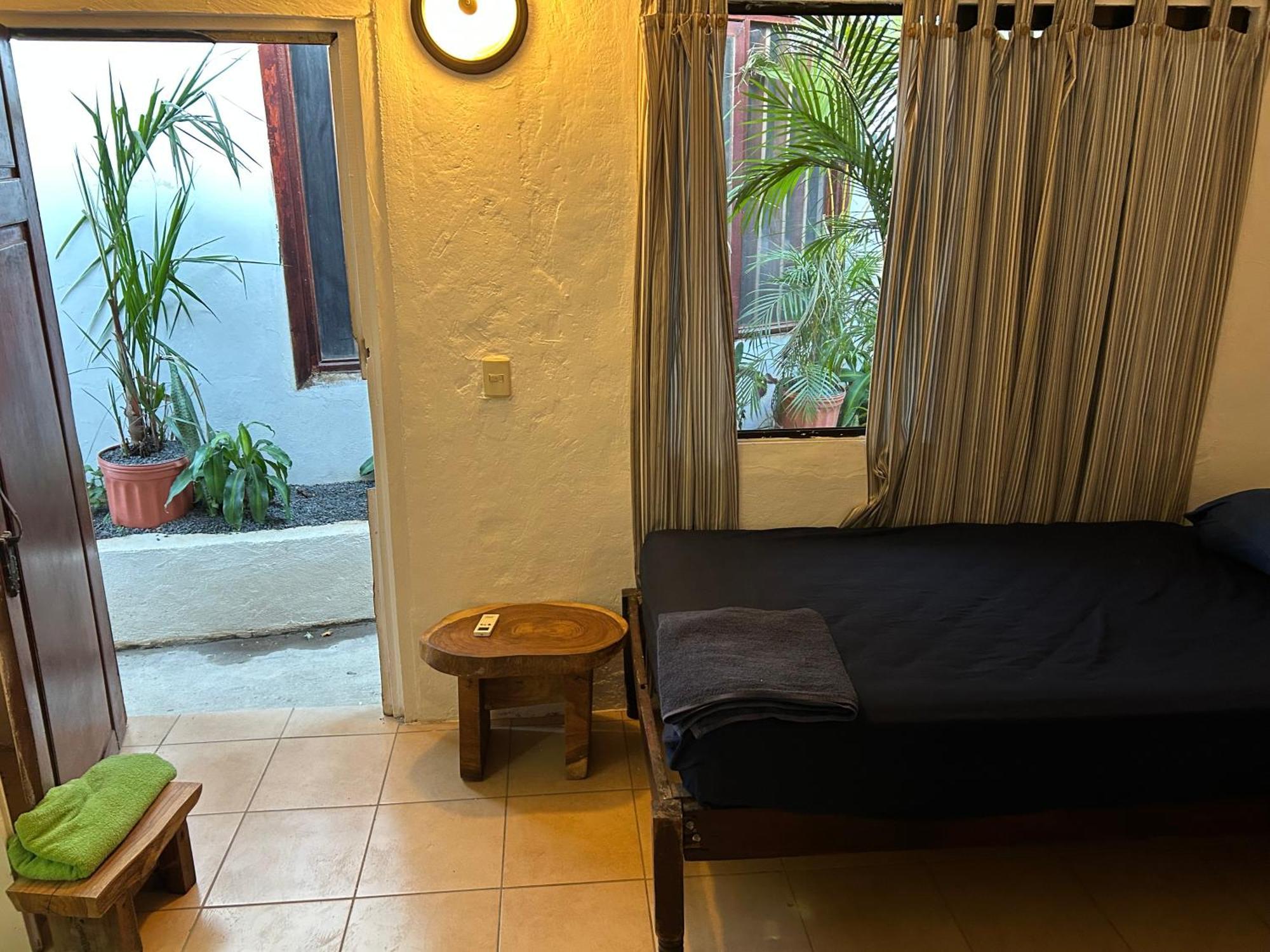 Pura Vida Hostel Tamarindo Exterior photo